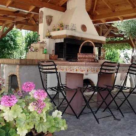 Circe Pansion Lixouri